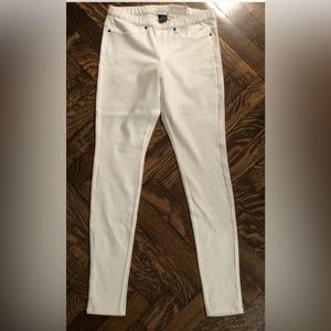 New. HUE White Jean Leggings Size Small